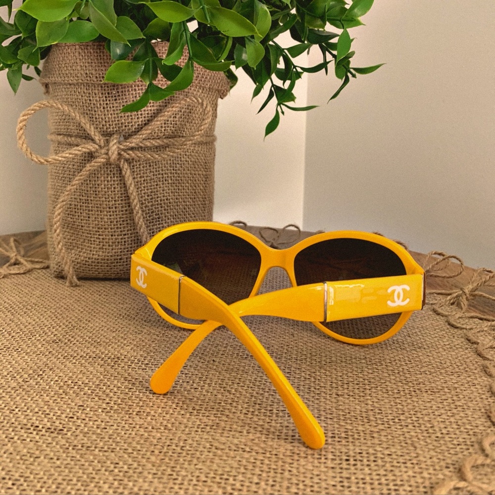 CHANEL Sunglasses